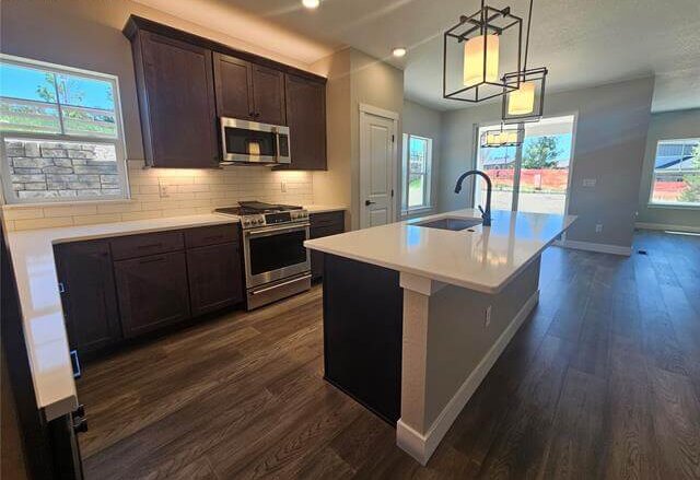 challenger homes model home kitchen interior