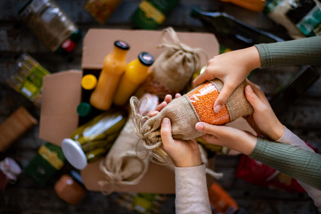 Our holiday food drive continues: participate now!