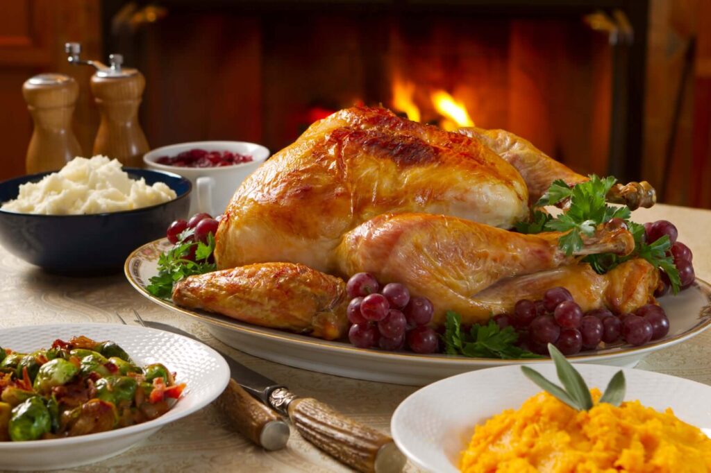 Hosting a Memorable Thanksgiving Dinner with Friends and Family