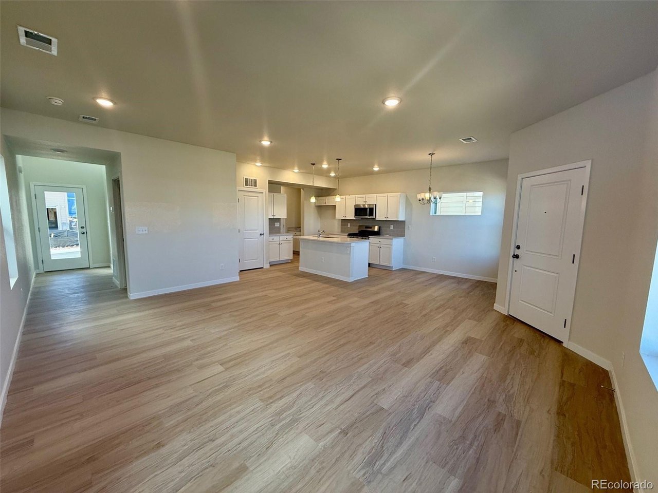 789 N Carrie St — photo 5